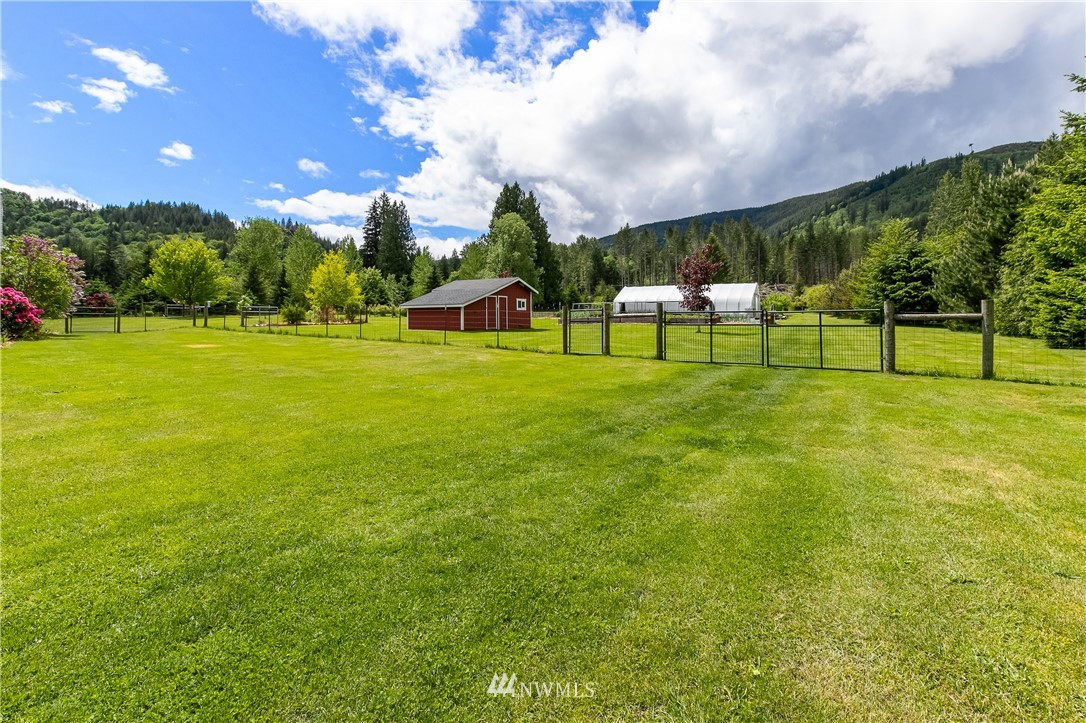 8472 Silver Lake Road Maple Falls, WA 98266 - Photo 4 of 40