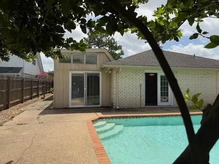 $210,000 | 786 Terry Parkway, Gretna, LA 70056