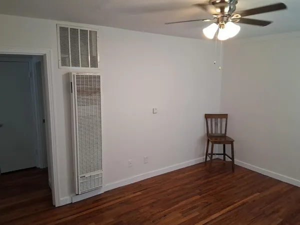 $1,000 | 2300 Grayson Avenue, Unit 2302, Fort Worth, TX 76106