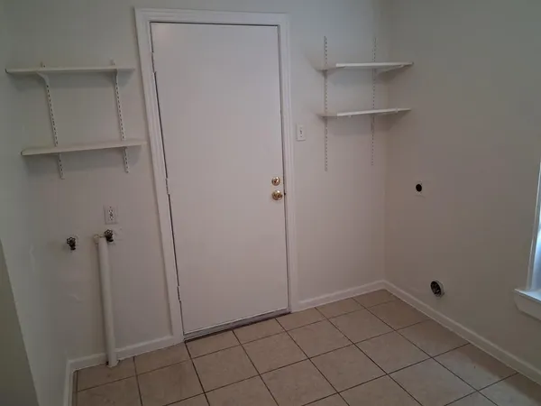 $1,000 | 2300 Grayson Avenue, Unit 2302, Fort Worth, TX 76106