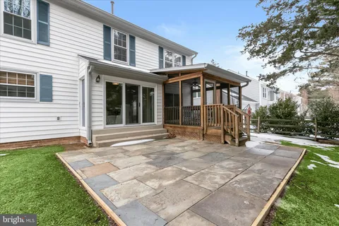 $1,239,900 | 4 Hollyberry Court, Rockville, MD 20852