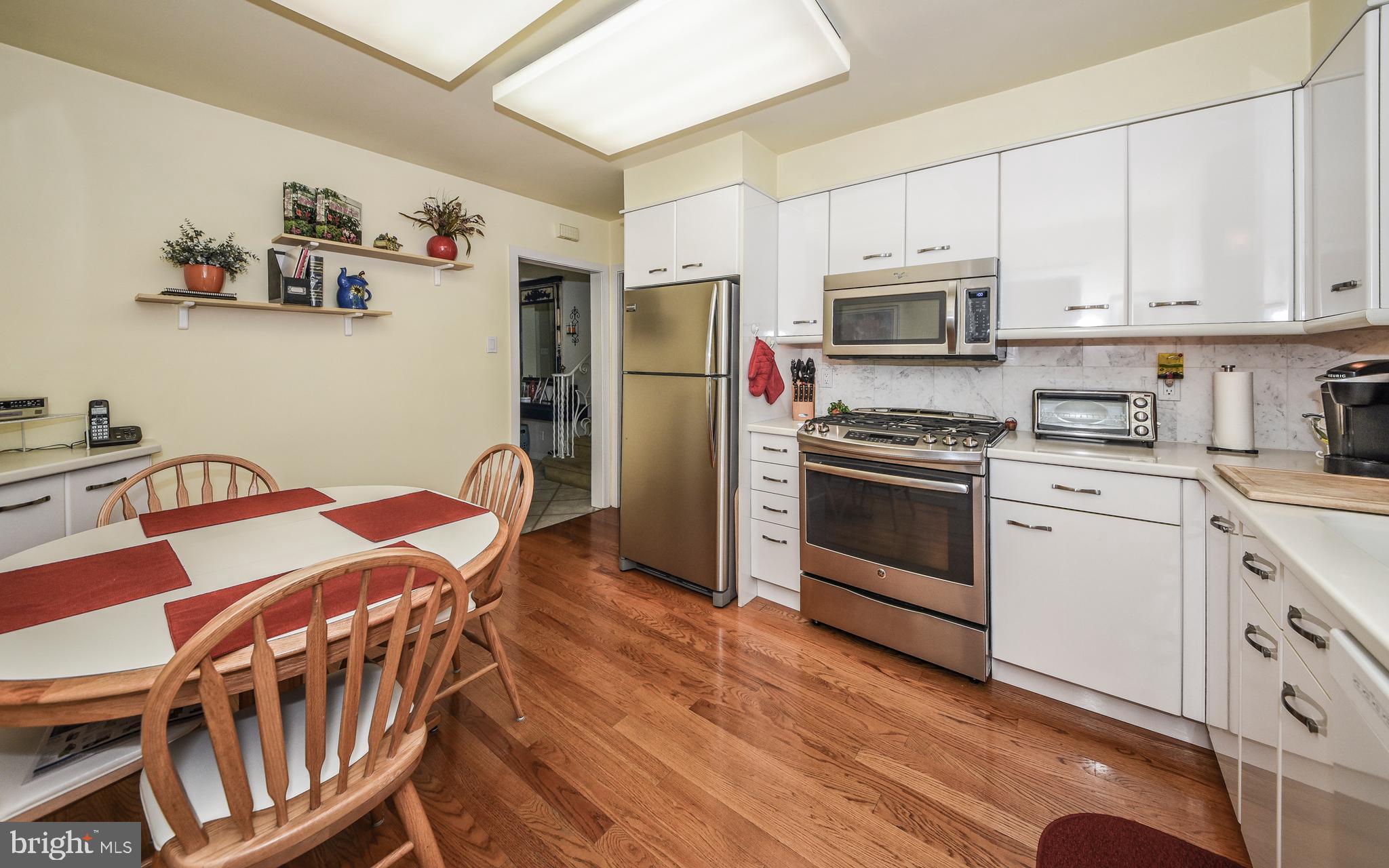 544 Hoyt Road Huntingdon Valley, PA 19006 - Photo 12 of 38