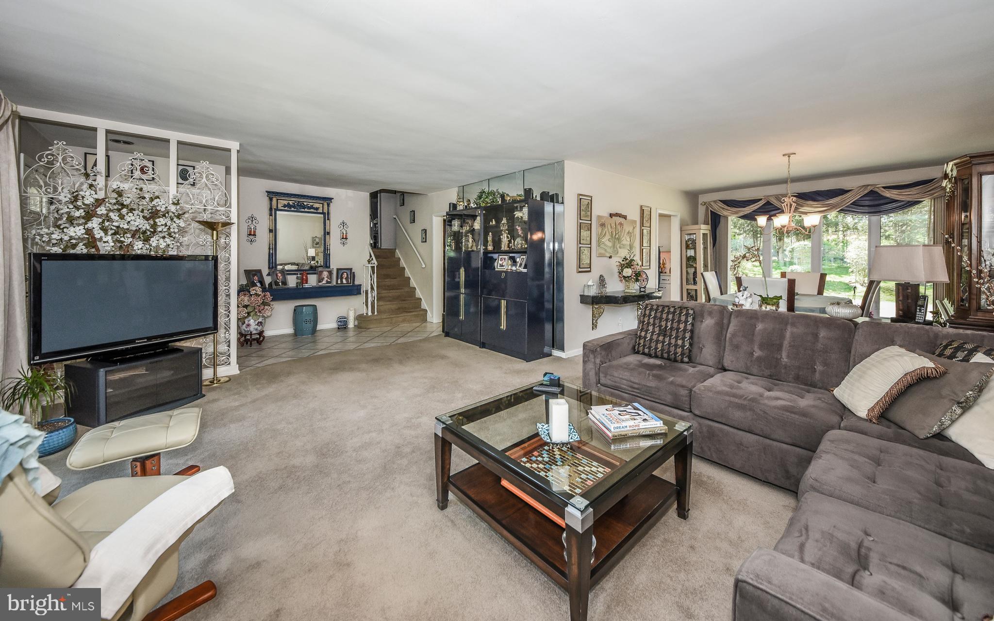 544 Hoyt Road Huntingdon Valley, PA 19006 - Photo 8 of 38