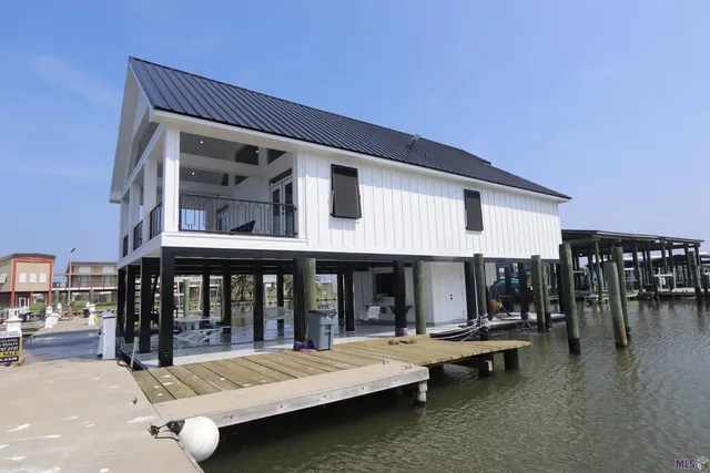 $1,485,000 | 18-19 Pirates Cove, Grand Isle, LA 70358