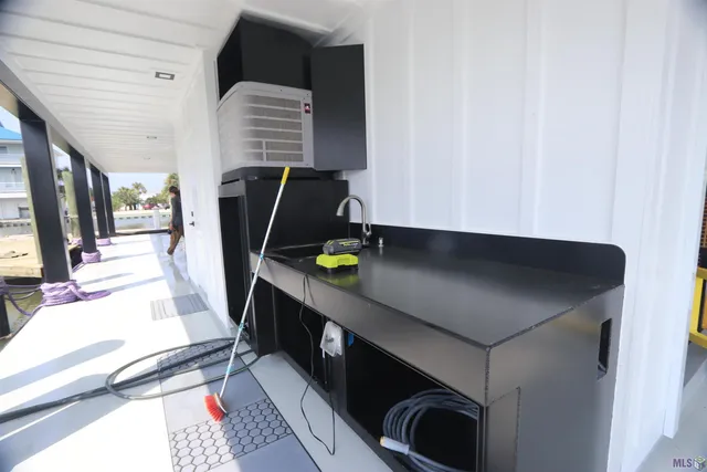 $1,485,000 | 18-19 Pirates Cove, Grand Isle, LA 70358