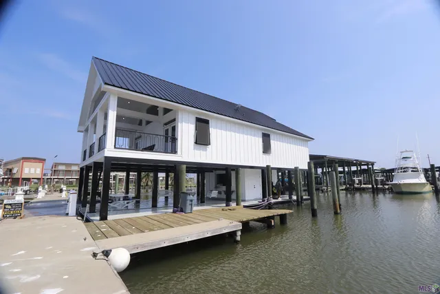 $1,485,000 | 18-19 Pirates Cove, Grand Isle, LA 70358
