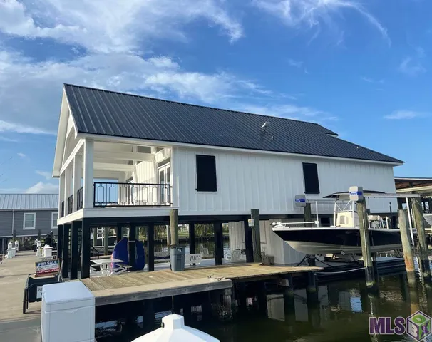 $1,485,000 | 18-19 Pirates Cove, Grand Isle, LA 70358