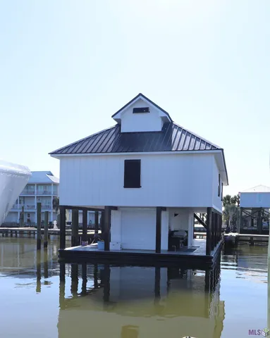 $1,485,000 | 18-19 Pirates Cove, Grand Isle, LA 70358