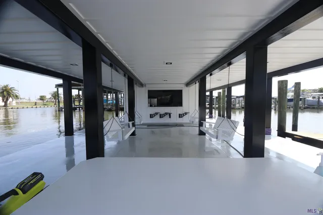 $1,485,000 | 18-19 Pirates Cove, Grand Isle, LA 70358