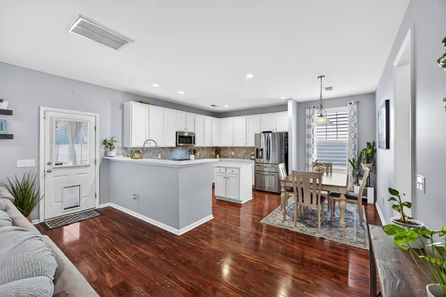 $3,900 | 3543 Franklin Tower Drive, Mount Pleasant, SC 29466