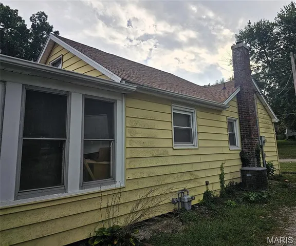 $58,500 | 123 North East Street, Hillsboro, IL 62049