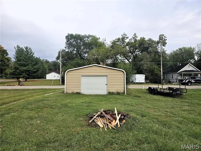$58,500 | 123 North East Street, Hillsboro, IL 62049