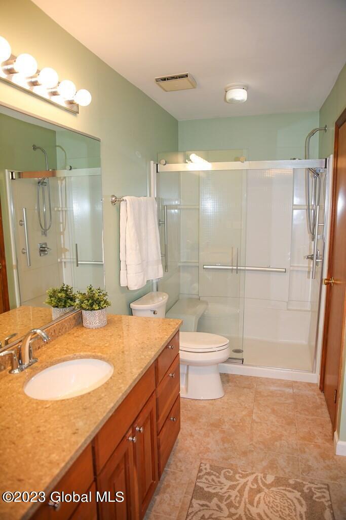 33 Edgewater Estates Plattsburgh, NY 12901 - Photo 15 of 32 master 2