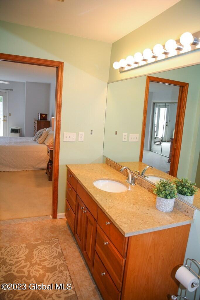 33 Edgewater Estates Plattsburgh, NY 12901 - Photo 16 of 32 master bath