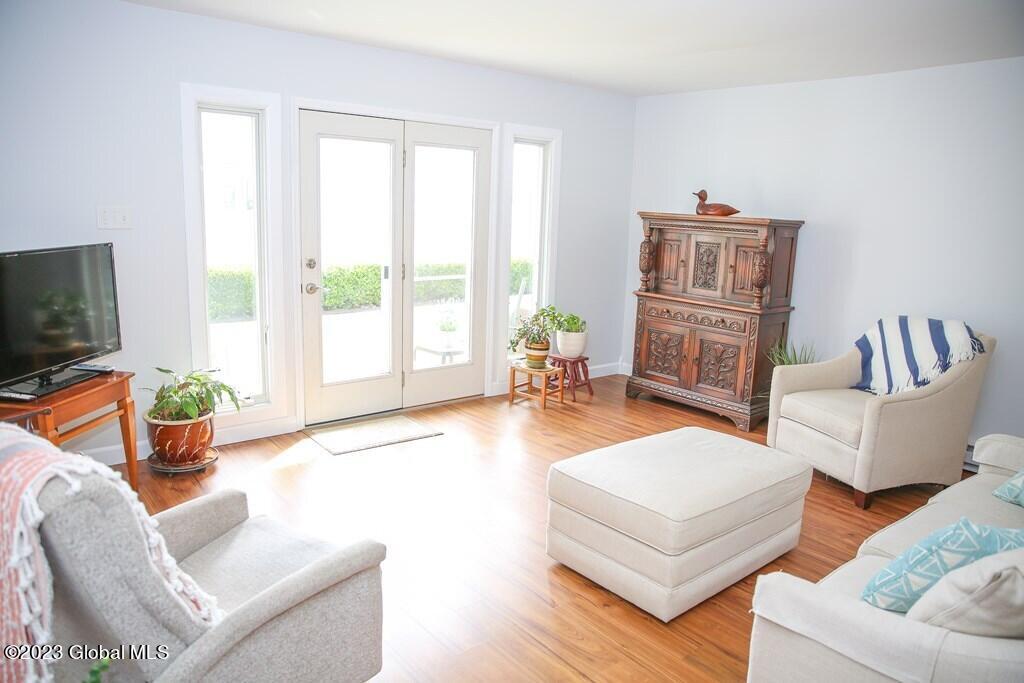 33 Edgewater Estates Plattsburgh, NY 12901 - Photo 5 of 32 LR 1