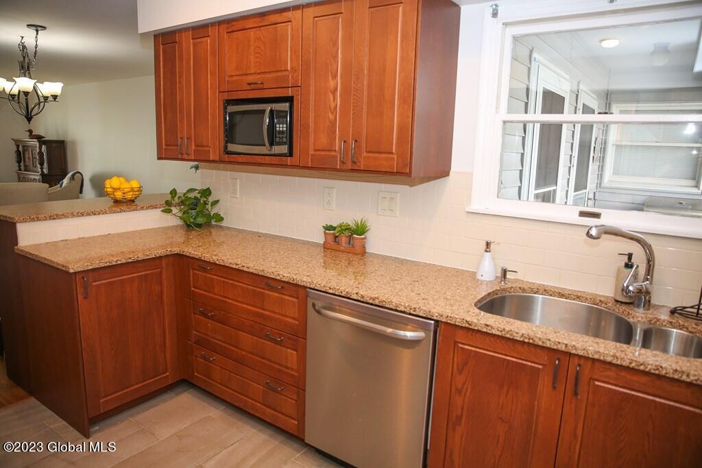 33 Edgewater Estates Plattsburgh, NY 12901 - Photo 9 of 32 main fl 2