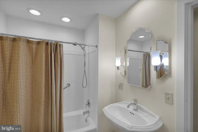 a view of a floor plan