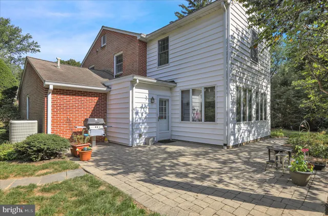 $529,900 | 62 Oak Lane, Lancaster, PA 17603