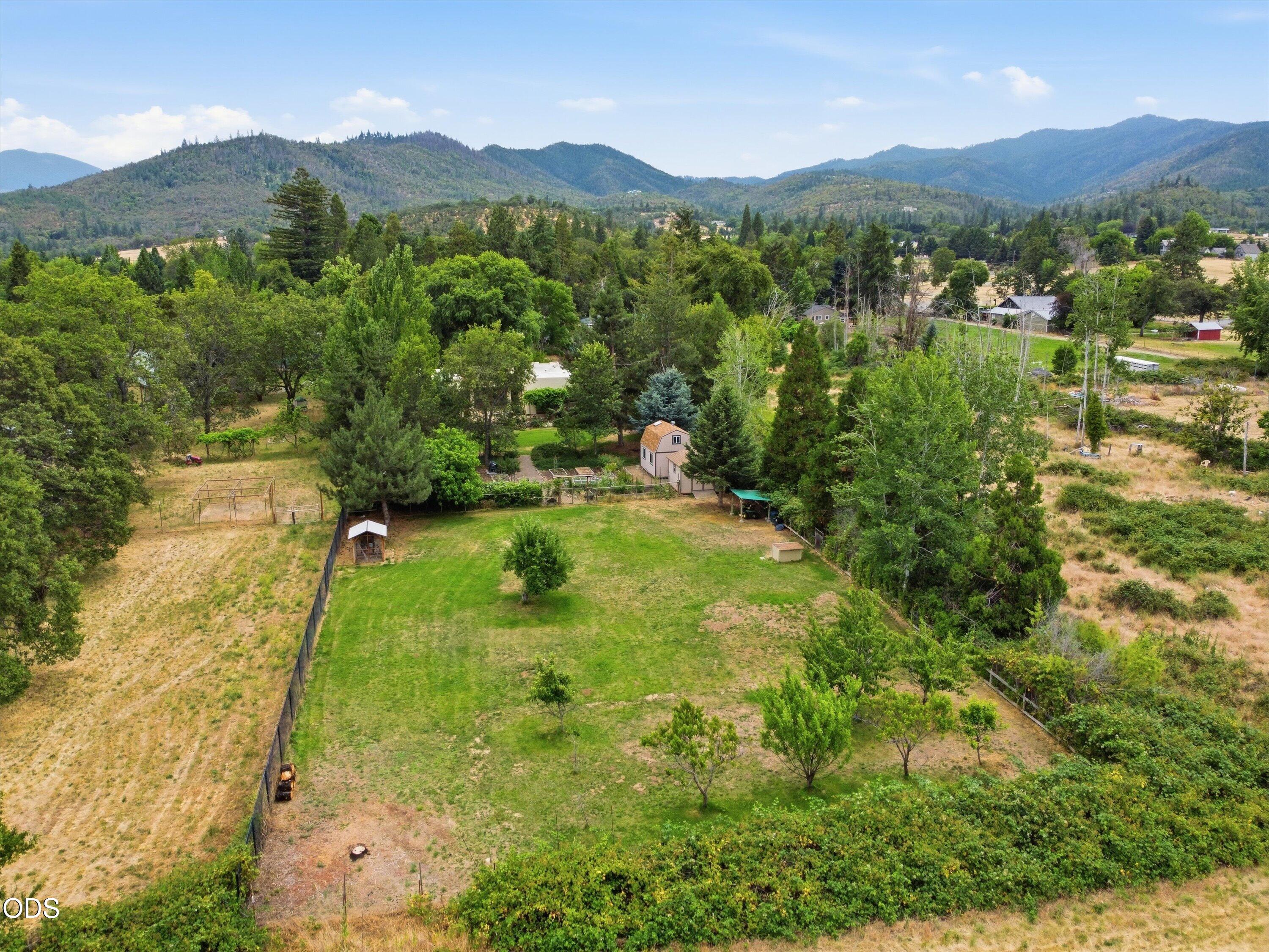 2298 Camp Baker Road Medford, OR 97501 - Photo 50 of 58