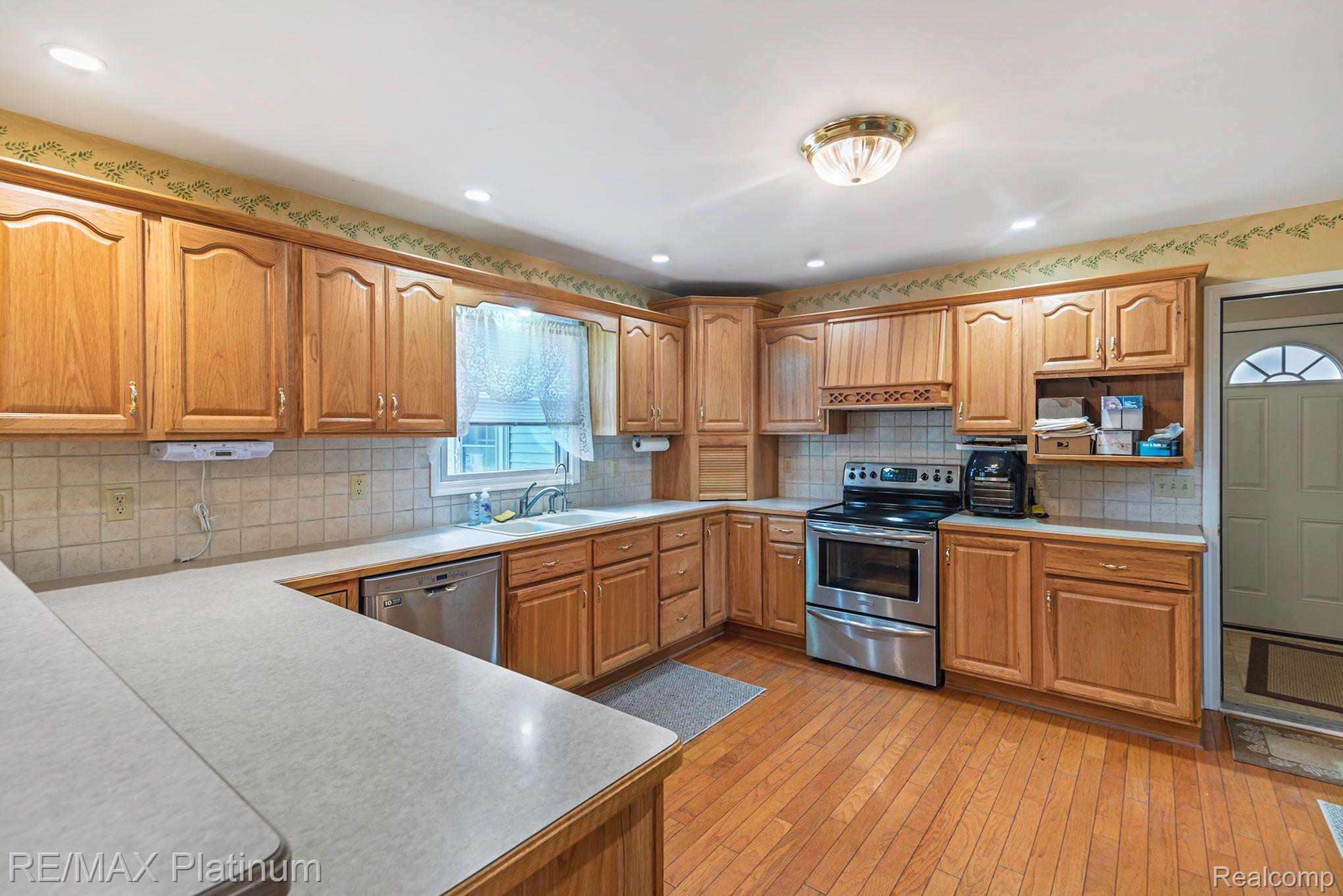1264 Elms Road Flint, MI 48532 - Photo 11 of 46 Gallery Image 11