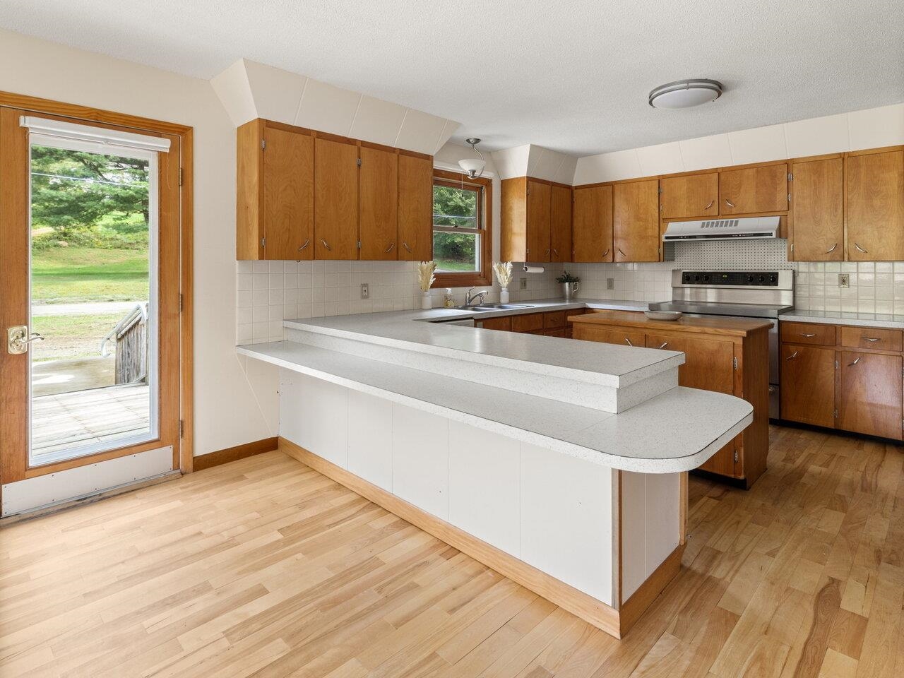 37 Skyview Drive Jericho, VT 05465 - Photo 2 of 40