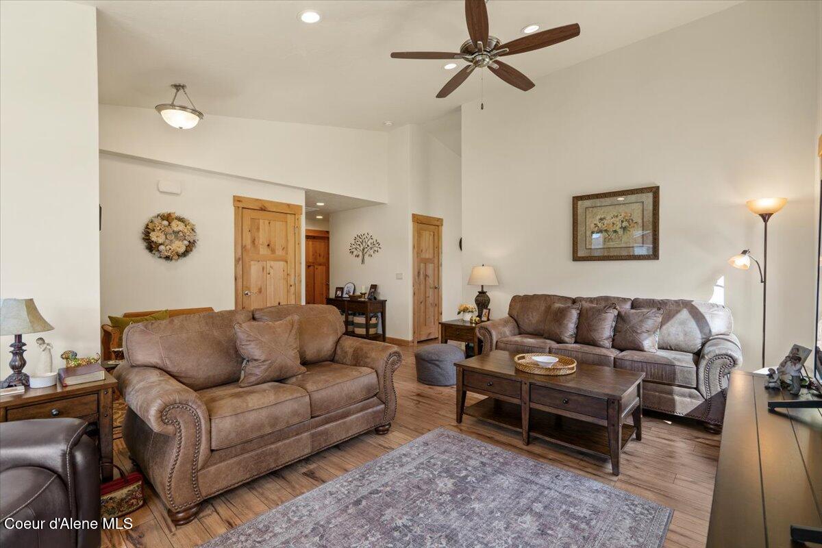 7881 West Kayak Court Rathdrum, ID 83858 - Photo 9 of 42 09-Living Room