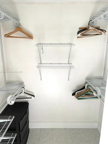 a close up view of a washer and dryer