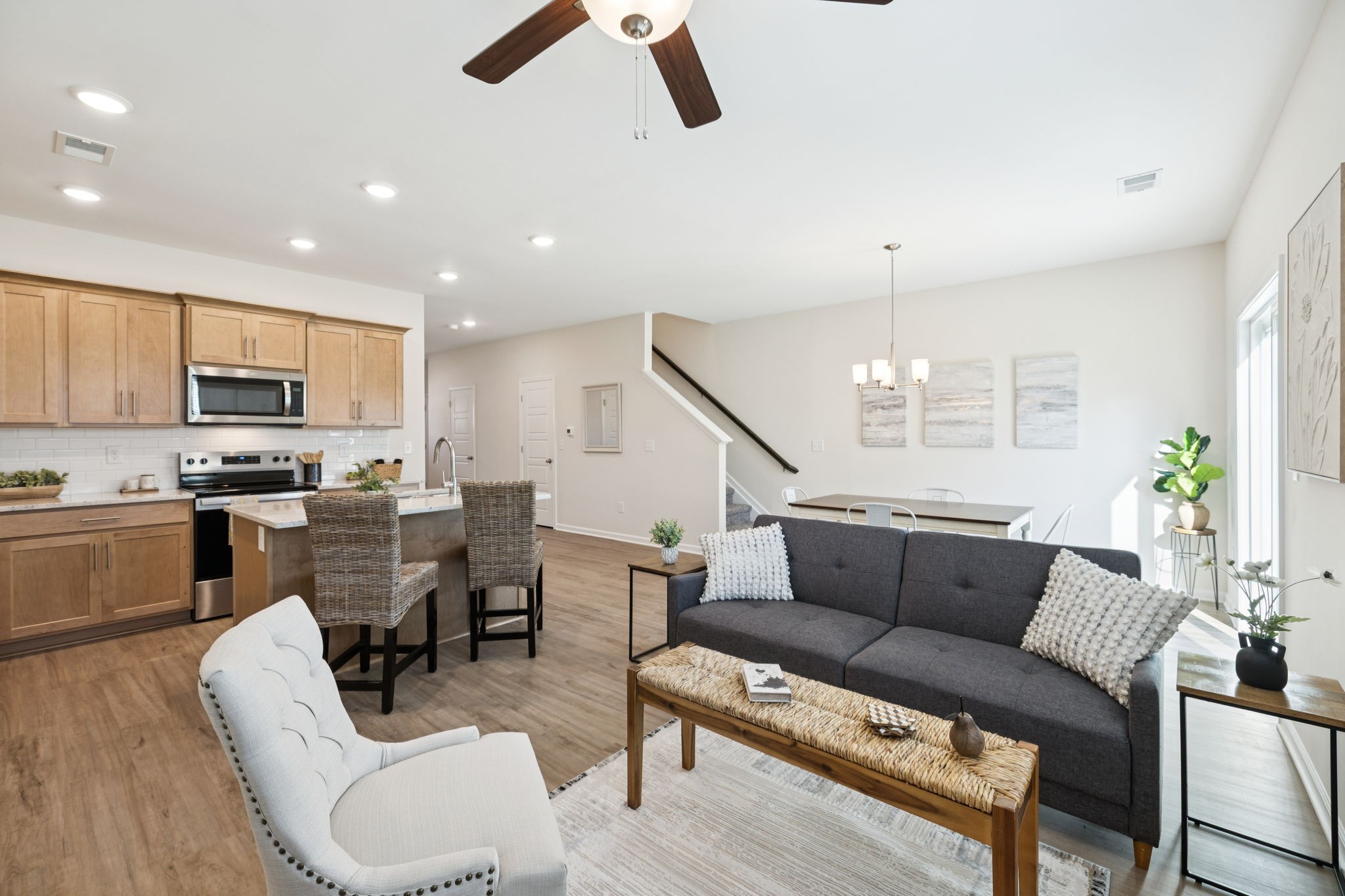 349 Carver Connection Lebanon, TN 37087 - Photo 8 of 24 a living room with furniture kitchen and a table