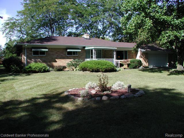 377 Myers Road Lapeer, MI 48446 - Photo 1 of 13 377 Myers front summer