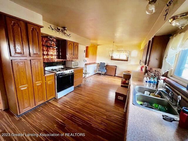 13013 Turner Road Dewitt, MI 48820 - Photo 14 of 44 kitchen