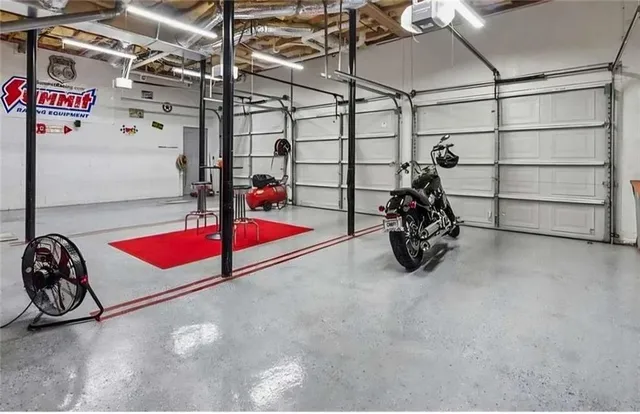 a view of a yard in front of house