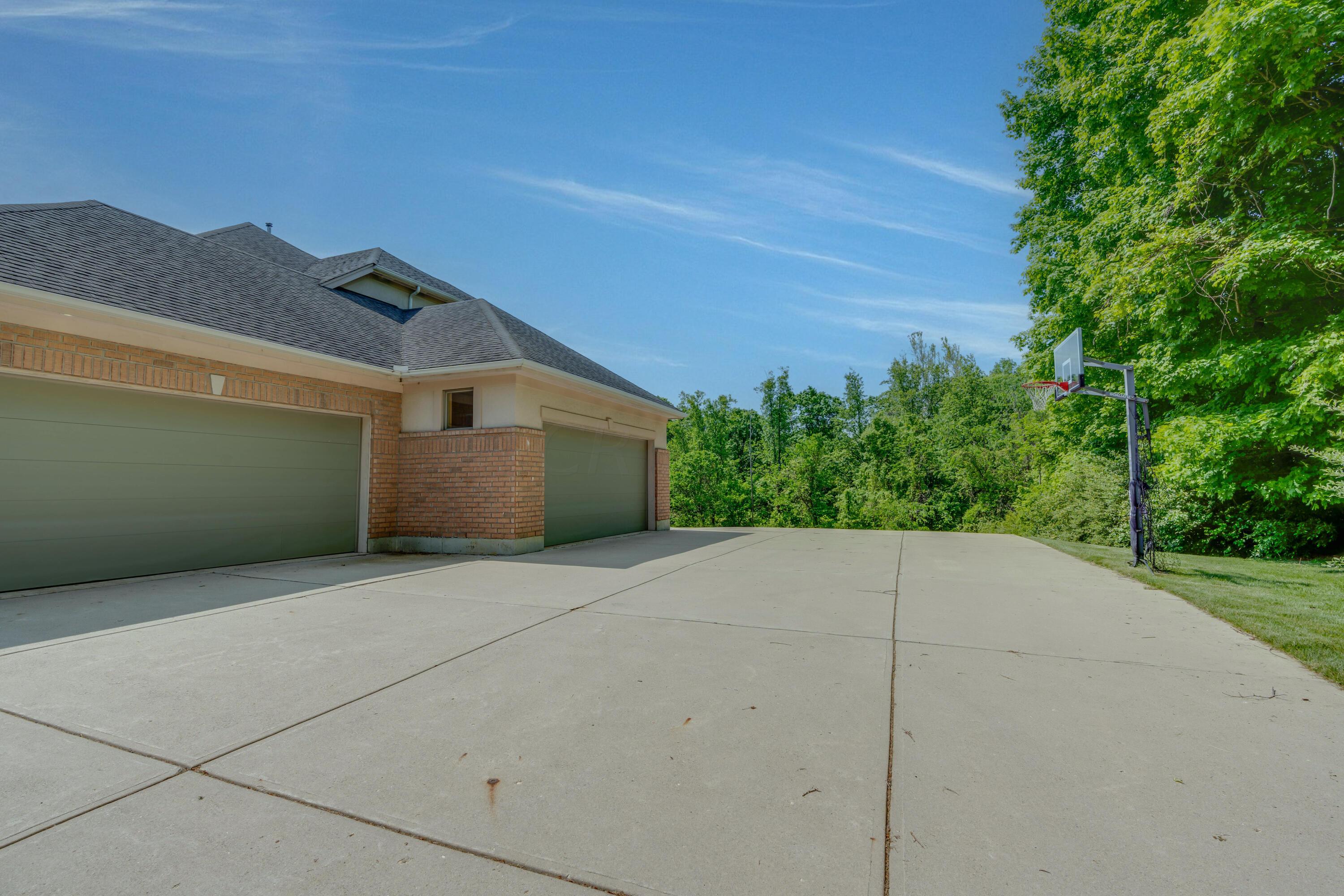 4333 Pine Tree Place Springfield, OH 45504 - Photo 7 of 53 4333 Pine Tree-5