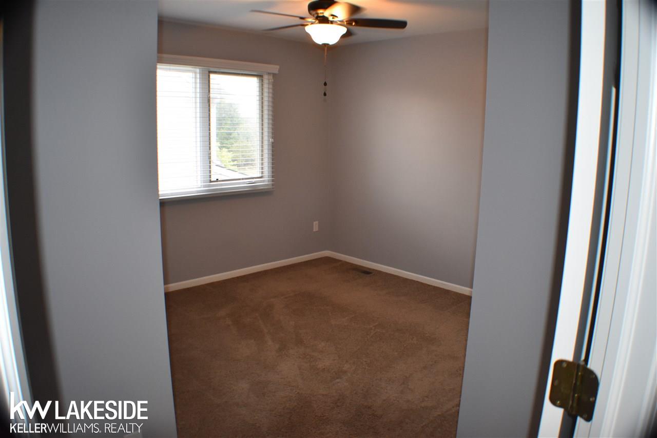 47115 Gloede Road Macomb, MI 48044 - Photo 31 of 49