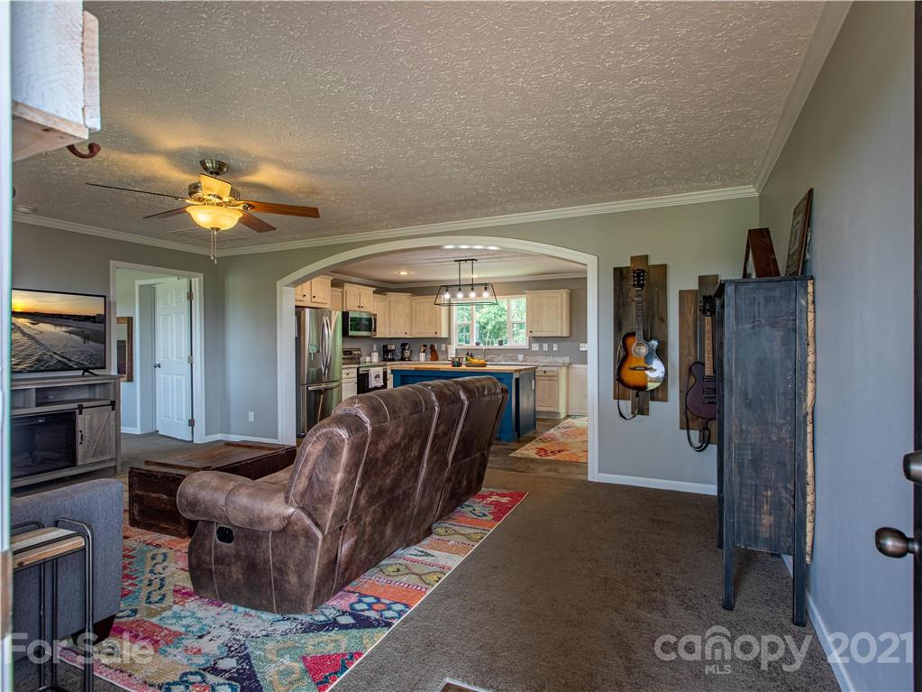 355 Misty Road Harmony, NC 28634 - Photo 5 of 40 Gallery Image 5