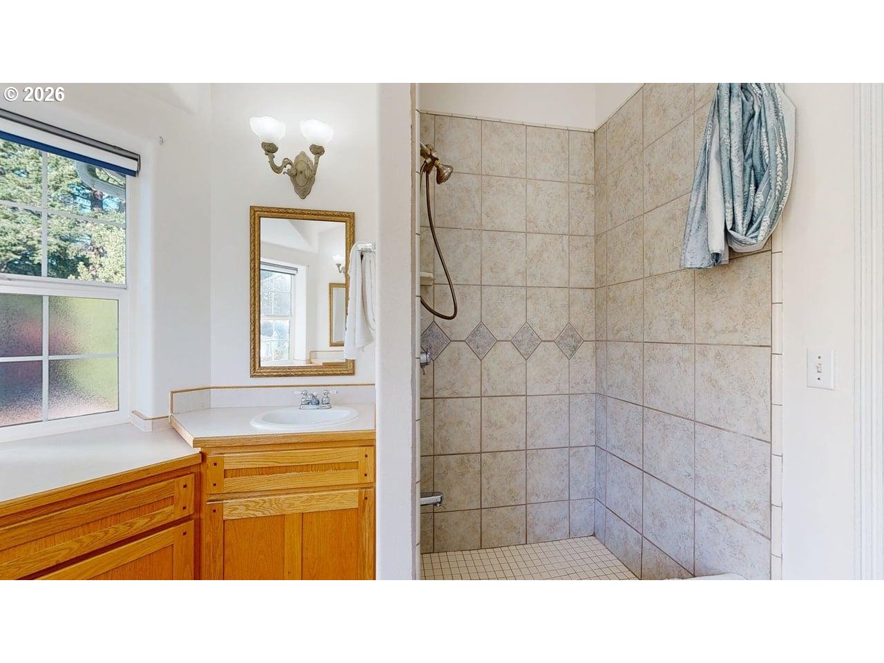 865 Jodee Lane Brookings, OR 97415 - Photo 19 of 41 Primary Bedroom