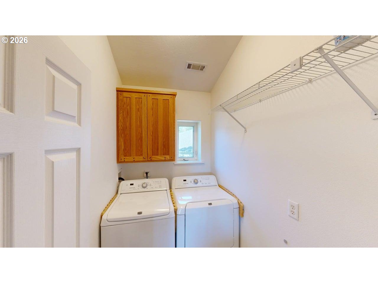 865 Jodee Lane Brookings, OR 97415 - Photo 22 of 41 Bathroom, Attached