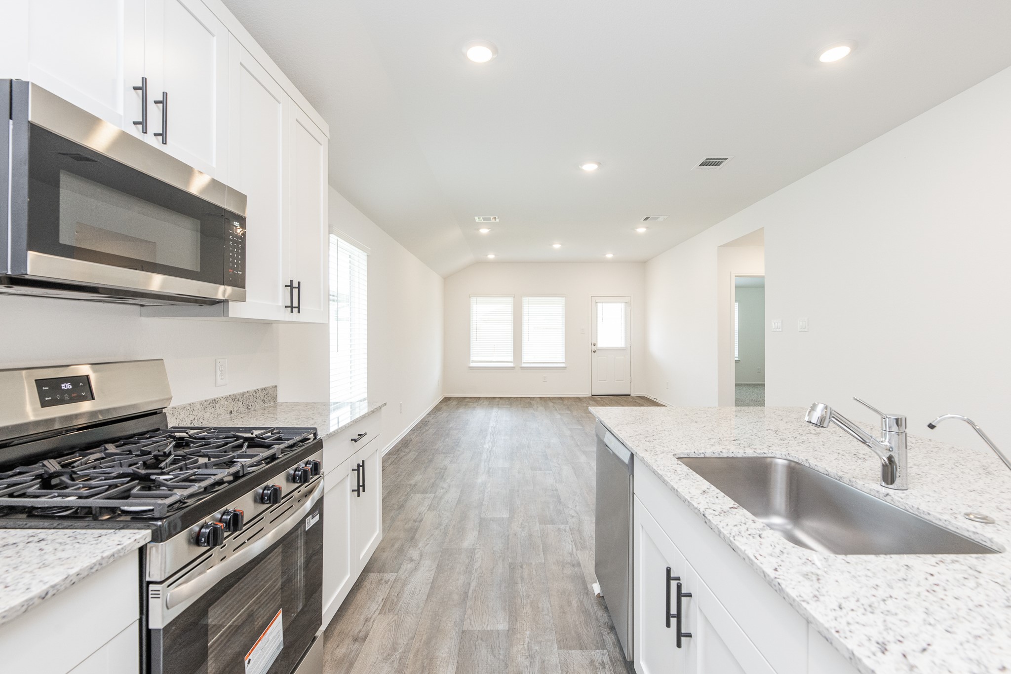 31322 Harp Ridge Fulshear, TX 77441 - Photo 15 of 31 Gallery Image 15