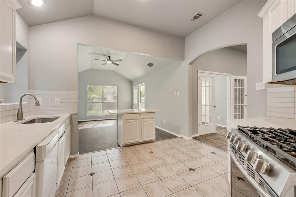 600 North Chattey Road DeSoto, TX 75115 - Photo 3 of 29