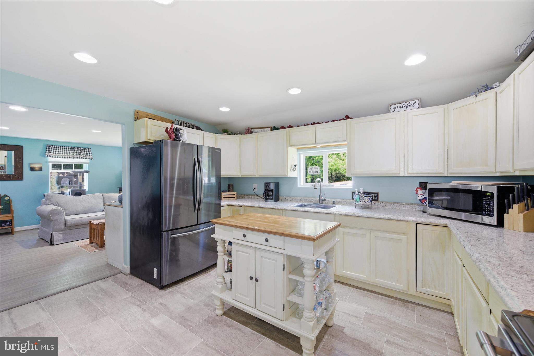 33150 Peach Orchard Road Pocomoke City, MD 21851 - Photo 8 of 40 Kitchen