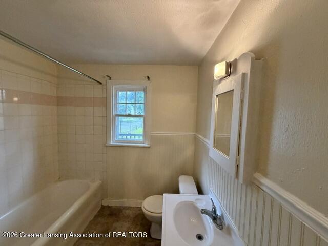 1027 Cooper Avenue Lansing, MI 48910 - Photo 14 of 17 IMG_4584
