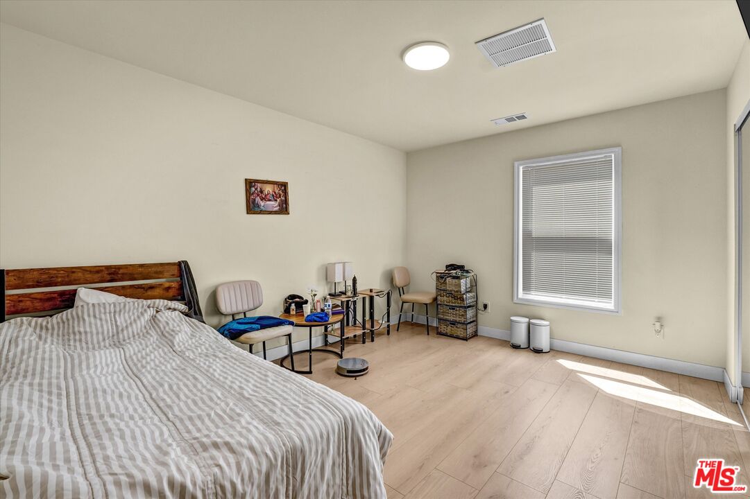 10353 Rincon Avenue Pacoima, CA 91331 - Photo 18 of 38 Gallery Image 18