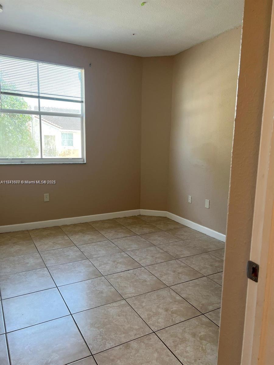 1666 Southeast 27th Court, Unit 208 Homestead, FL 33035 - Photo 17 of 26