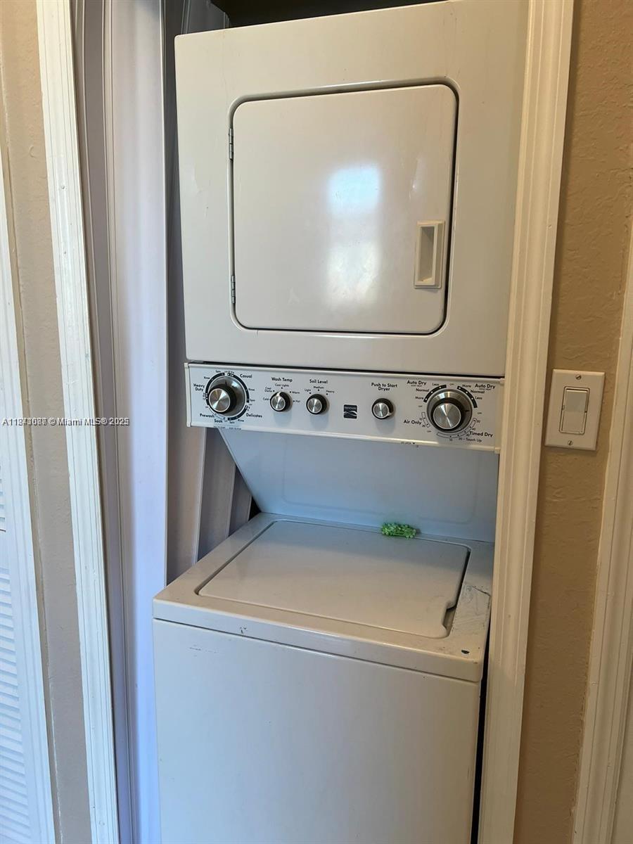 1666 Southeast 27th Court, Unit 208 Homestead, FL 33035 - Photo 18 of 26