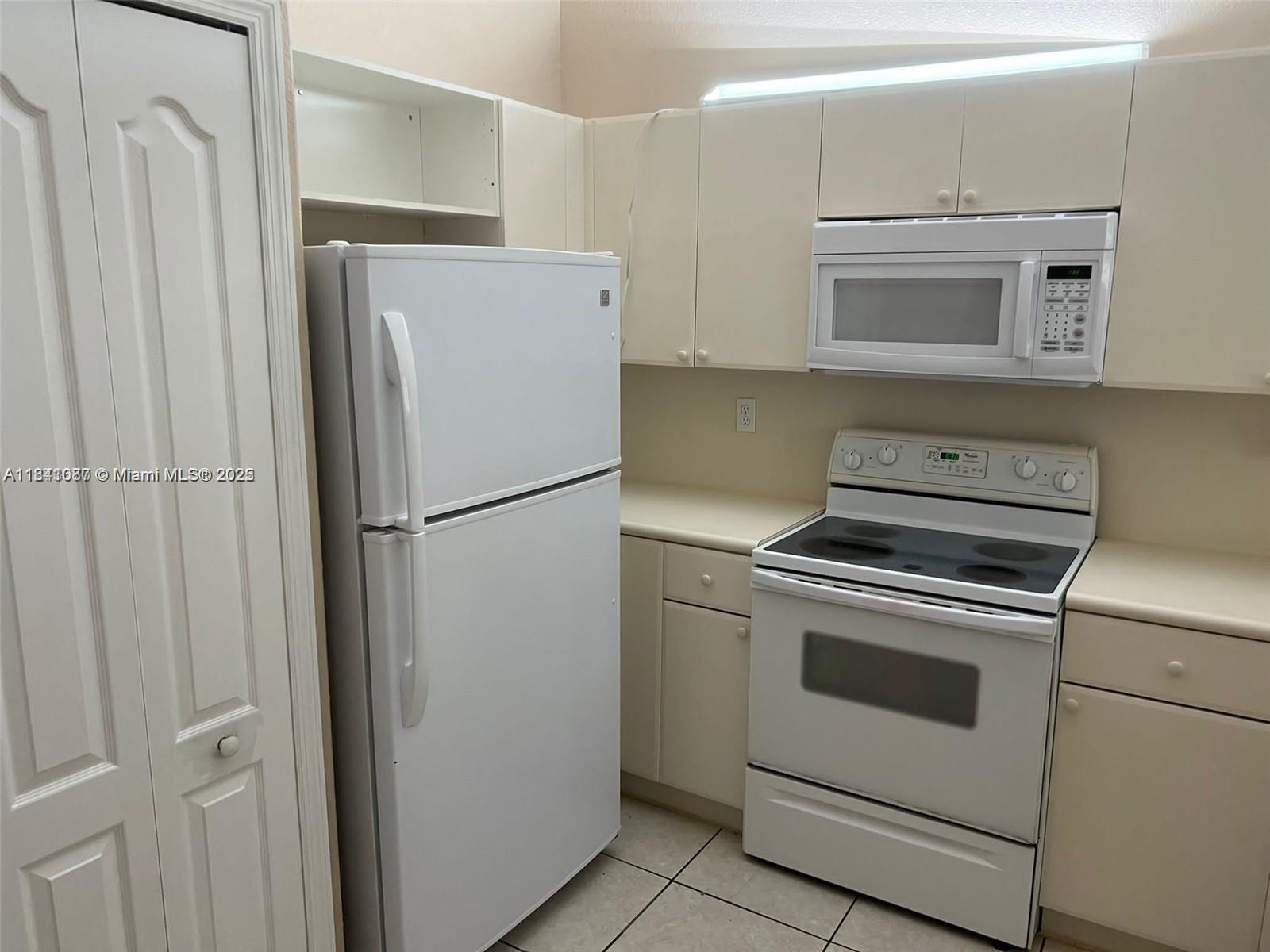1666 Southeast 27th Court, Unit 208 Homestead, FL 33035 - Photo 2 of 26