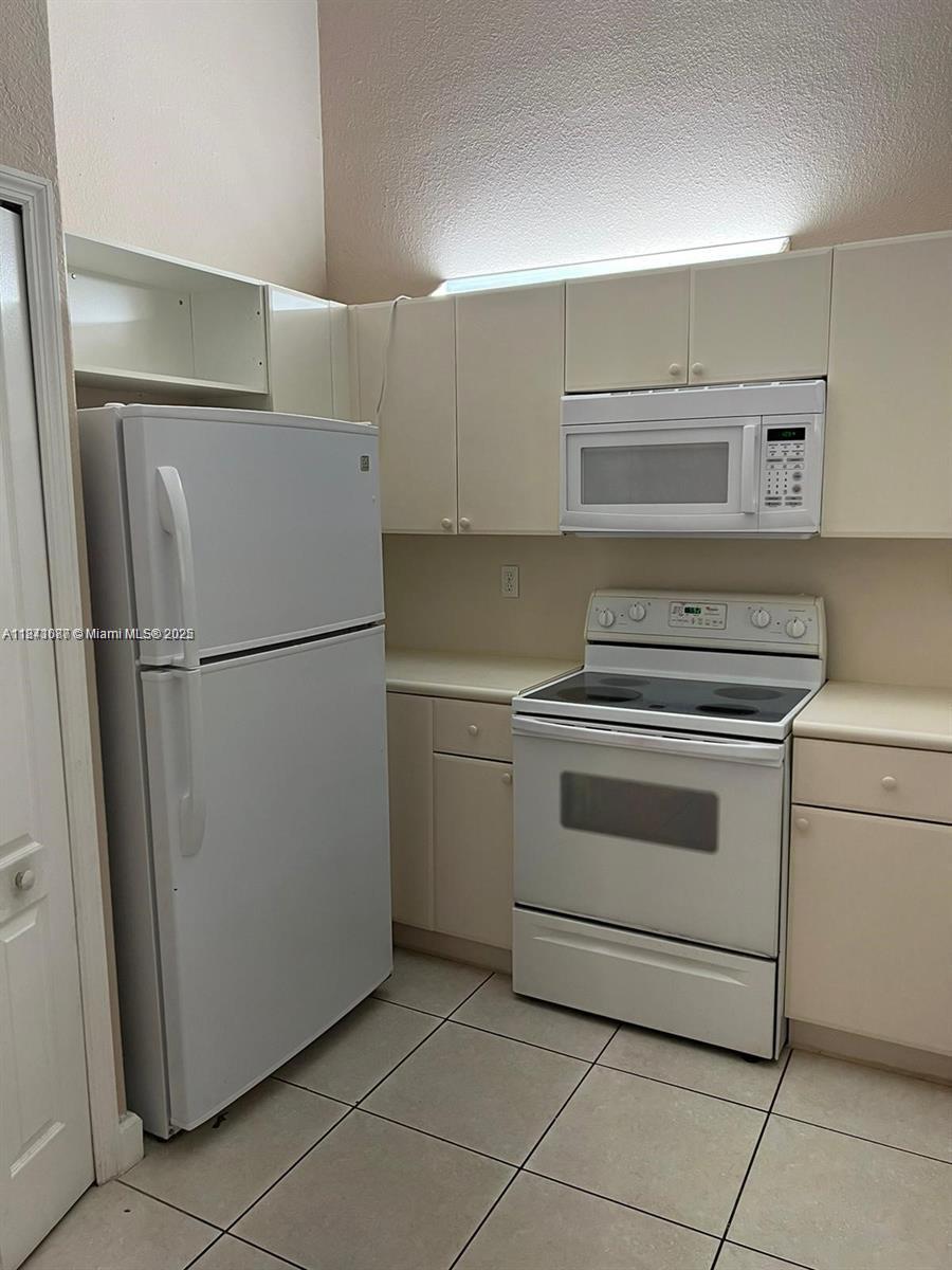 1666 Southeast 27th Court, Unit 208 Homestead, FL 33035 - Photo 21 of 26