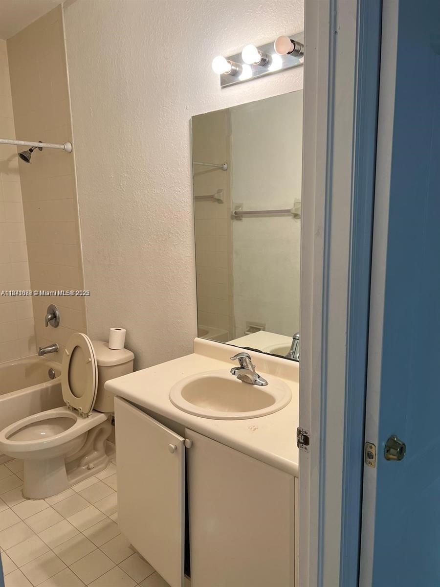 1666 Southeast 27th Court, Unit 208 Homestead, FL 33035 - Photo 23 of 26