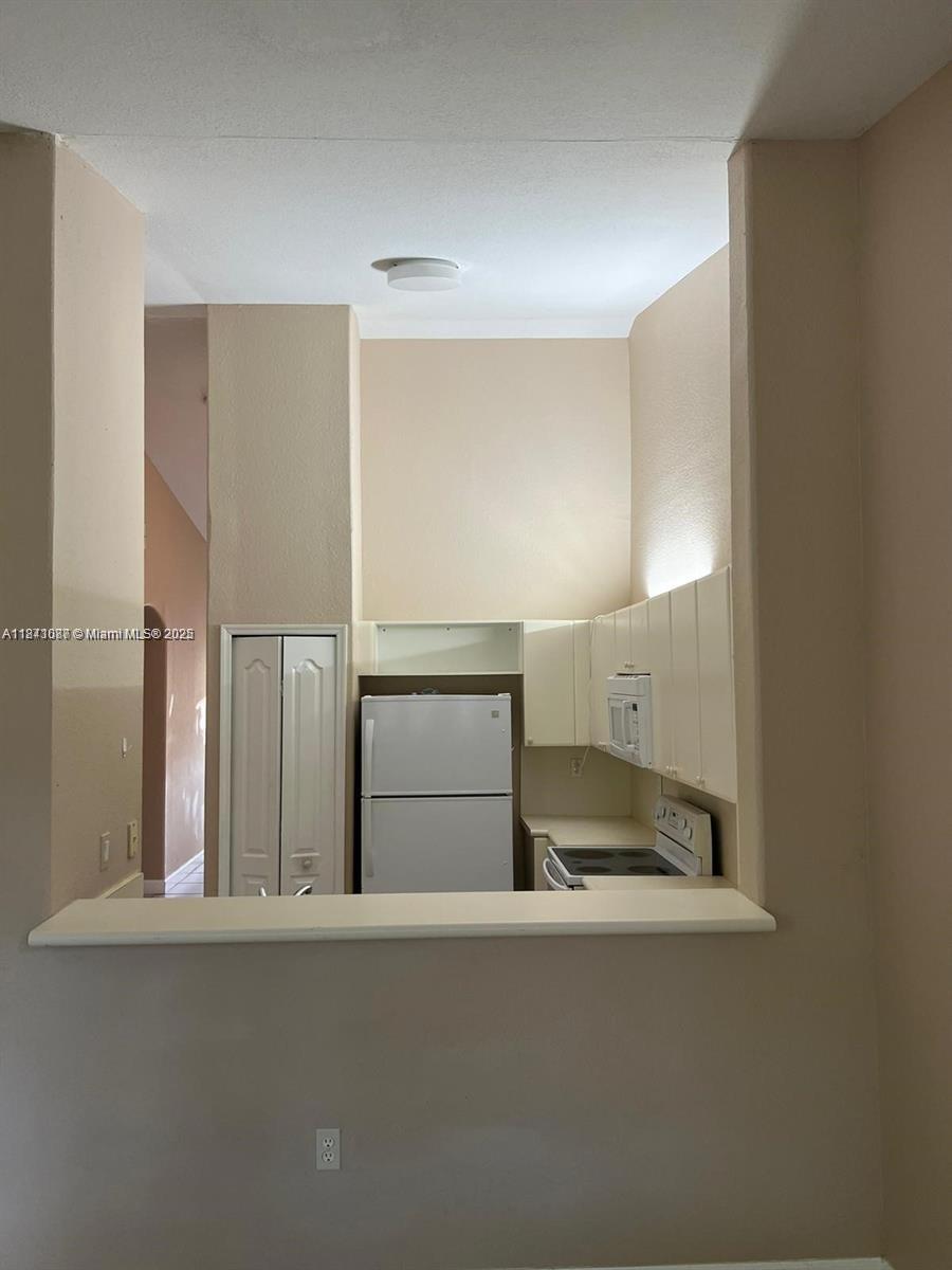 1666 Southeast 27th Court, Unit 208 Homestead, FL 33035 - Photo 24 of 26