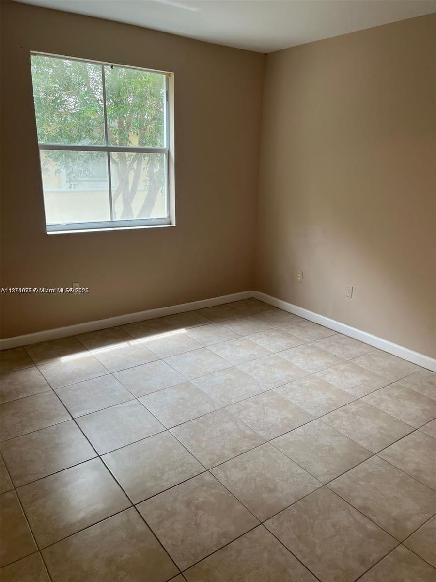 1666 Southeast 27th Court, Unit 208 Homestead, FL 33035 - Photo 7 of 26