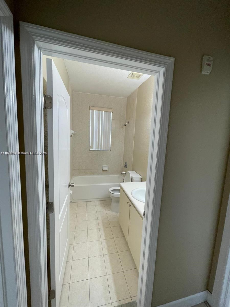 1666 Southeast 27th Court, Unit 208 Homestead, FL 33035 - Photo 9 of 26