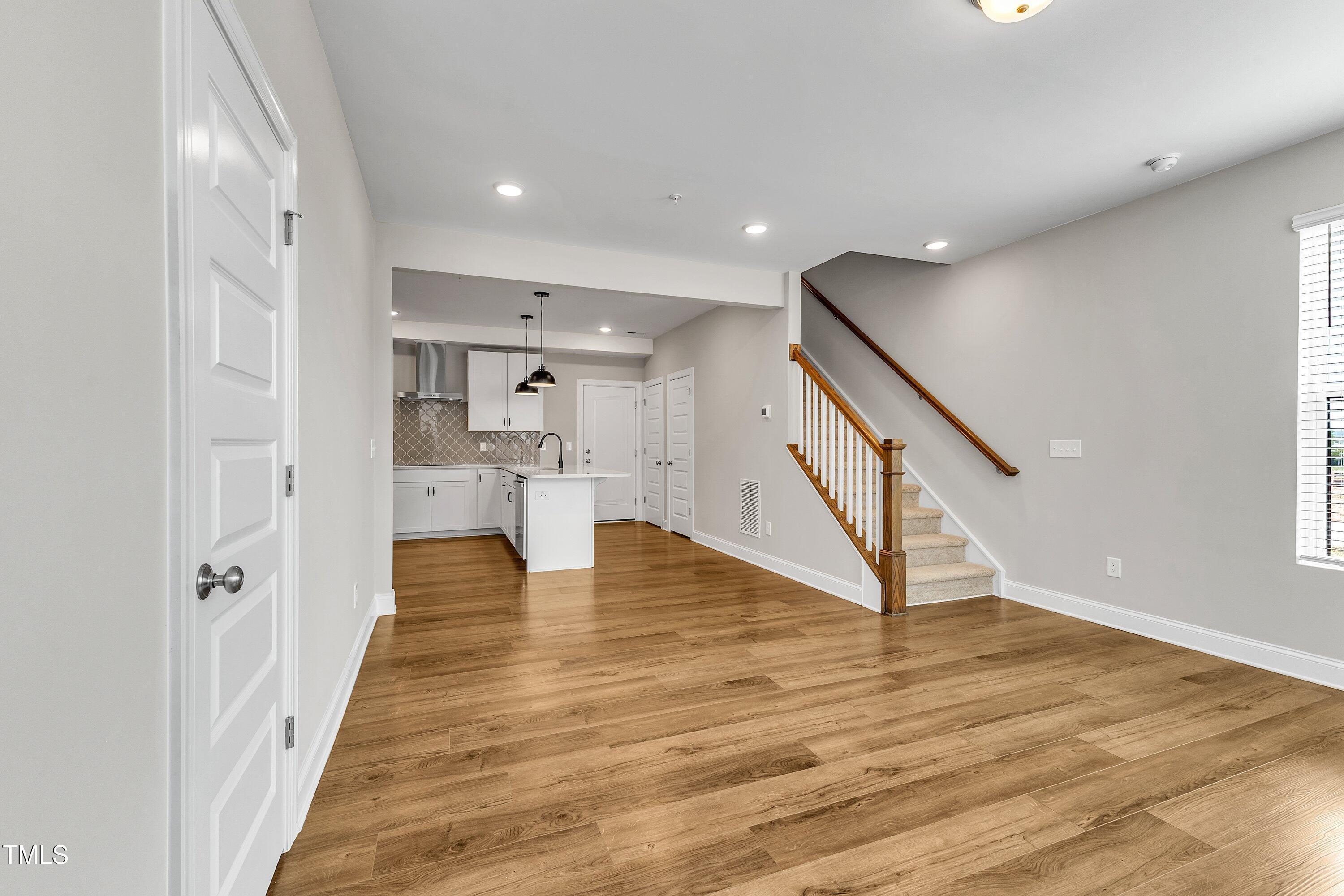 1226 Coach Sta Alley, Unit 101 Raleigh, NC 27601 - Photo 11 of 32 7
